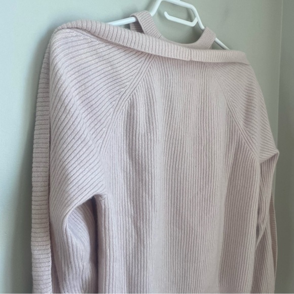 J Brand Mackenzie 100% Cashmere Cold-Shoulder Sweater Size Medium Pink - Picture 7 of 10